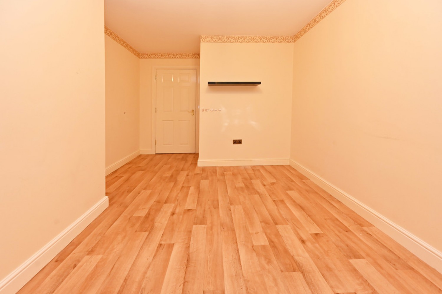 2 bedroom Flat for Auction Sunny Bank, Middleport, Stoke-on-Trent