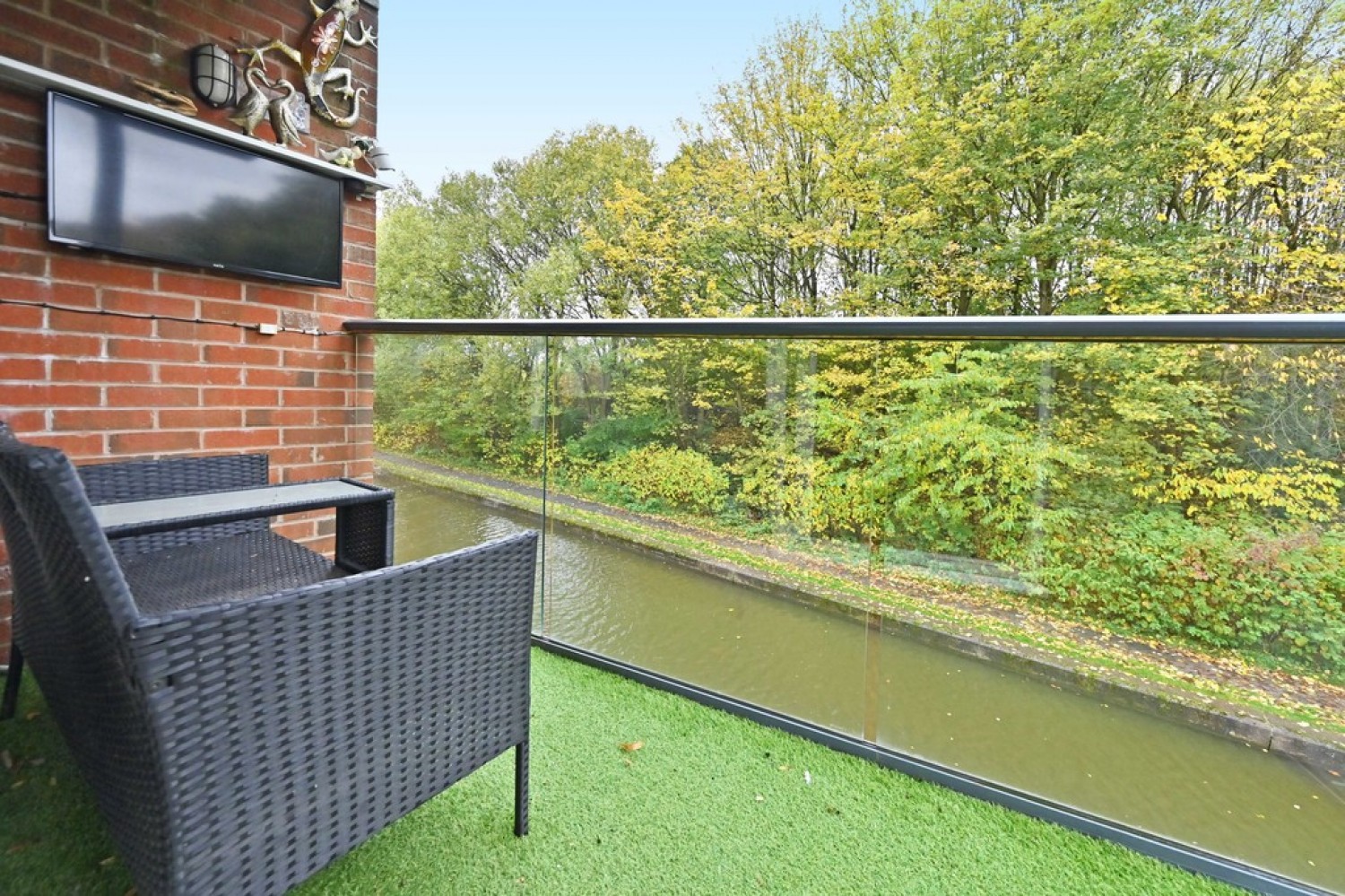 2 bedroom Flat for Auction Sunny Bank, Middleport, Stoke-on-Trent