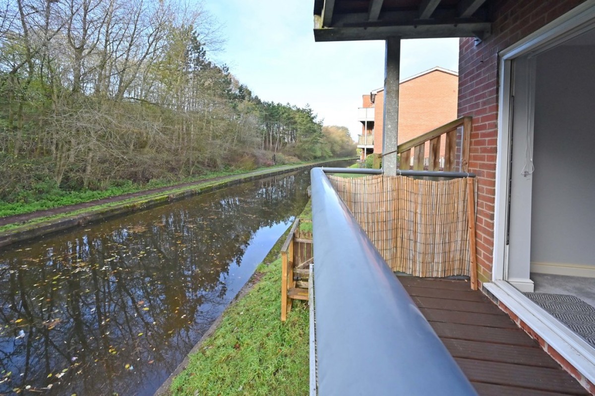 Tudor Court, Sunny Bank, Middleport