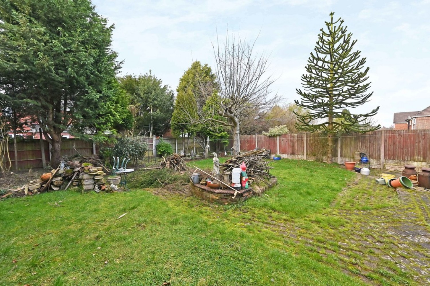 3 bedroom House for Sale The Moat, Weston Coyney, Stoke-on-Trent