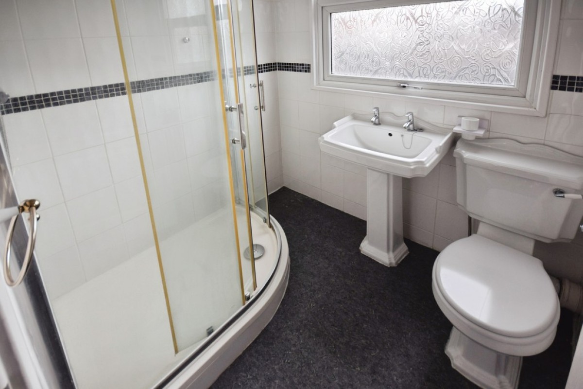 Ibsen Road, Park hall