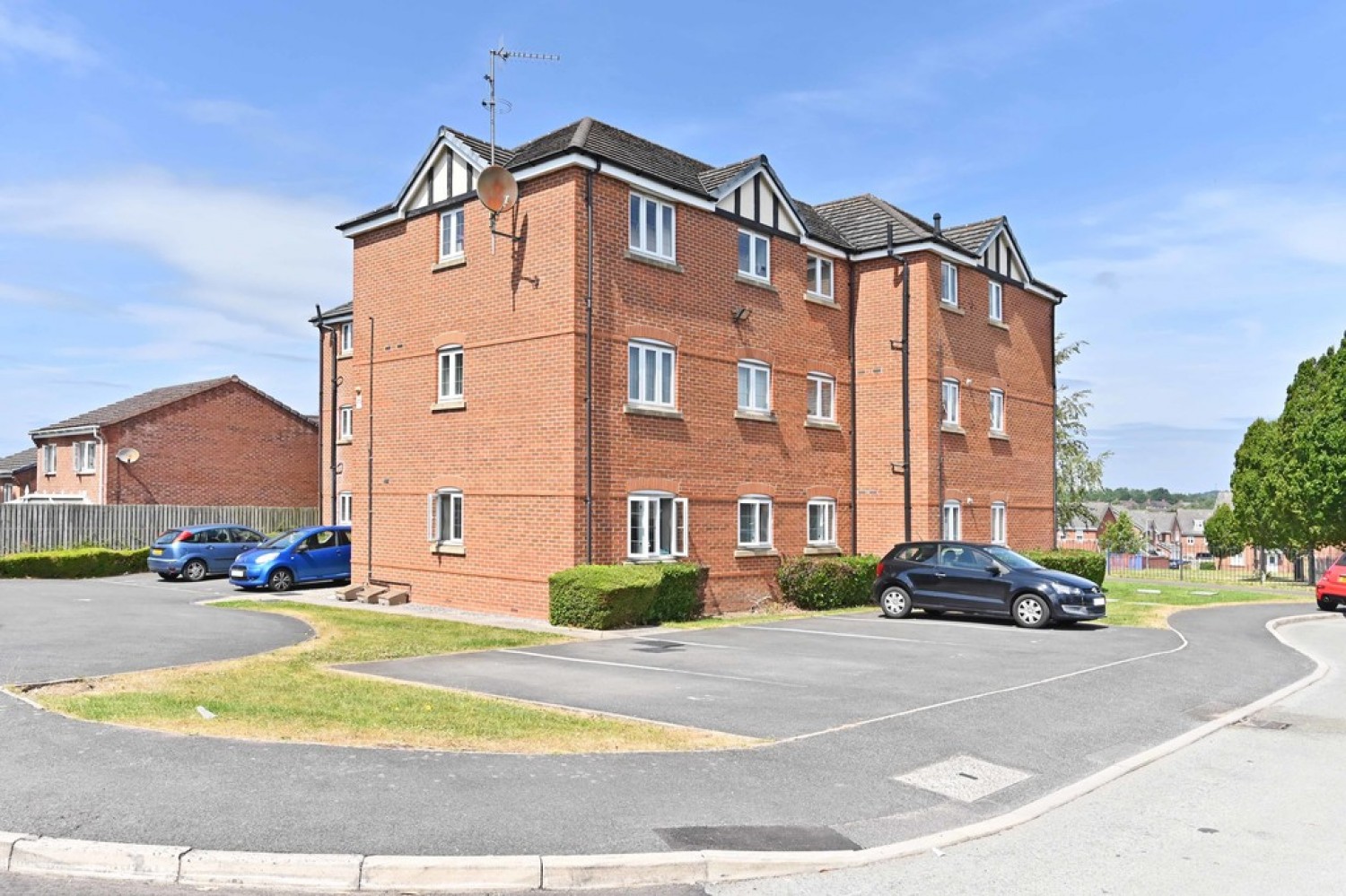 2 bedroom Flat for Sale Galingale View, Keele, Newcastle