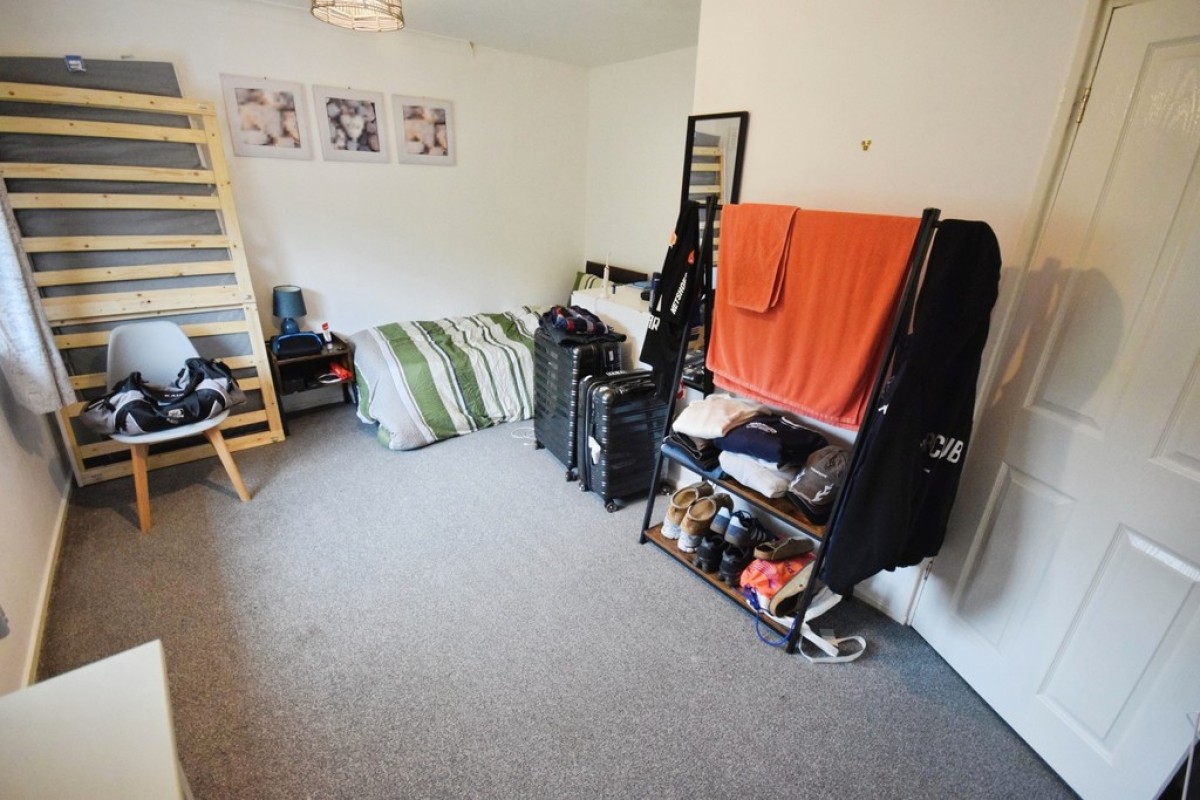 Carling Grove, Fenton