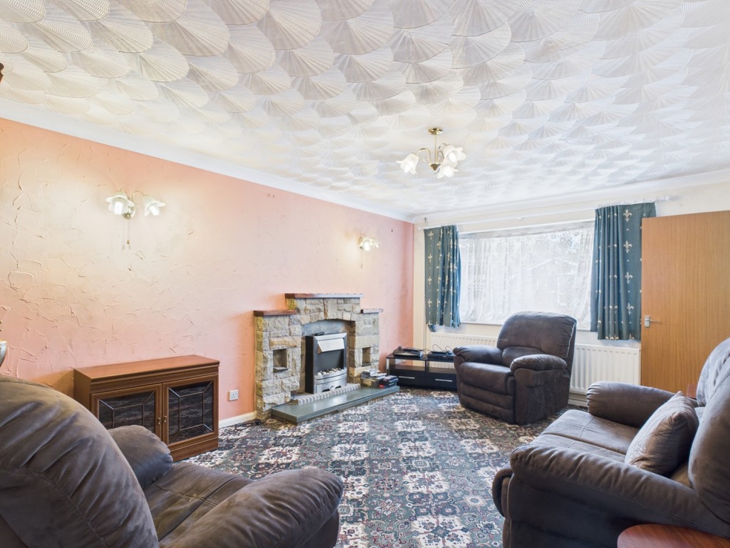 2 bedroom Bungalow for Sale Westmorland Close, Packmoor, Stoke-on-Trent