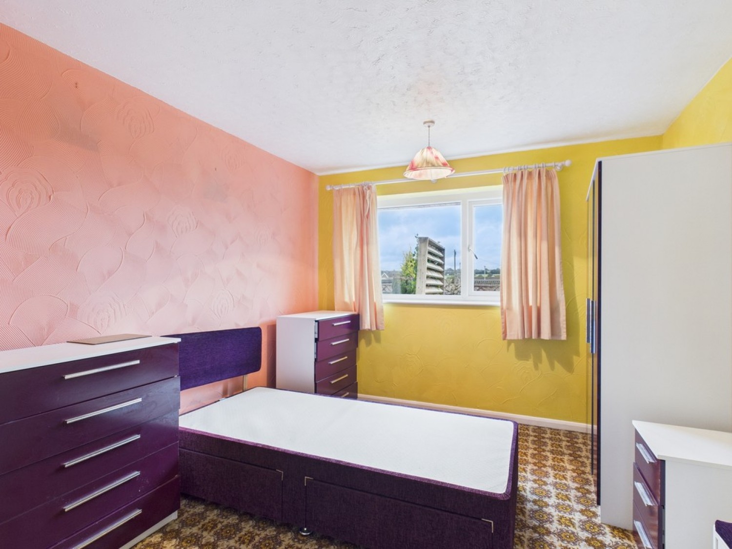 2 bedroom Bungalow for Sale Westmorland Close, Packmoor, Stoke-on-Trent