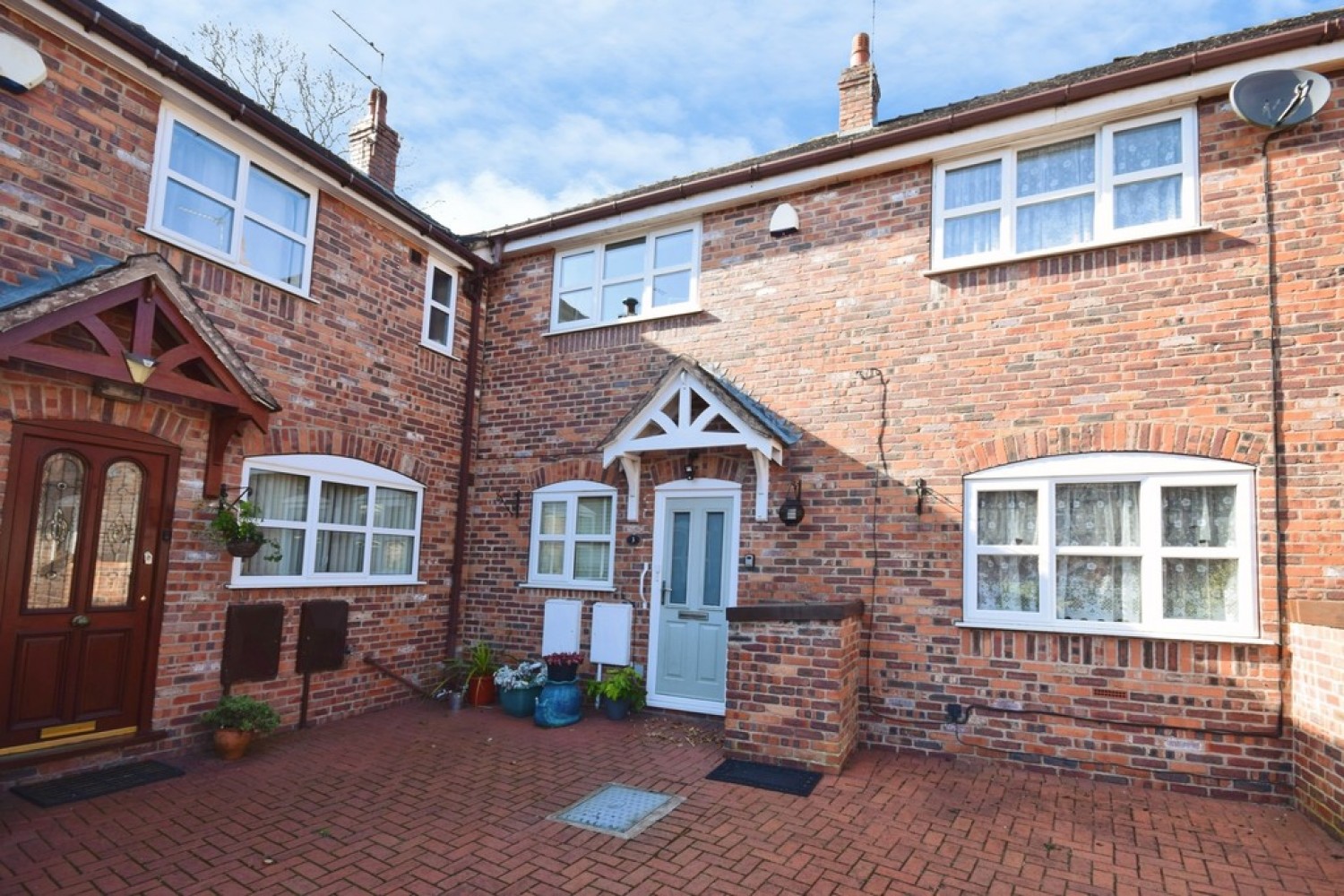 3 bedroom House for Letting Beaumont Court, The Bridle Path