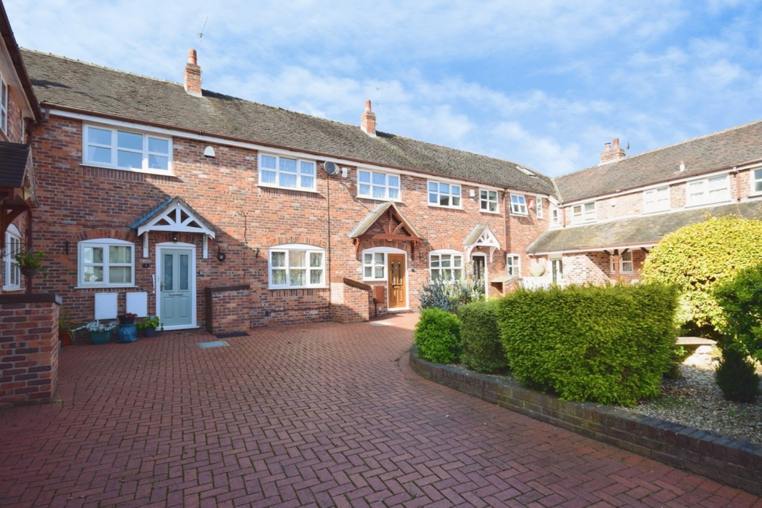 3 bedroom House for Letting Beaumont Court, The Bridle Path