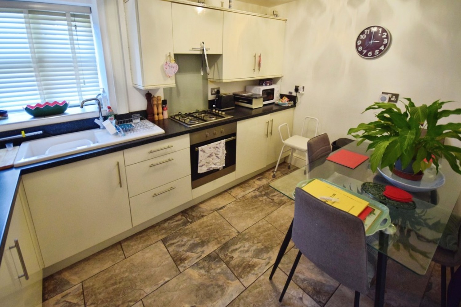 3 bedroom House for Letting Beaumont Court, The Bridle Path