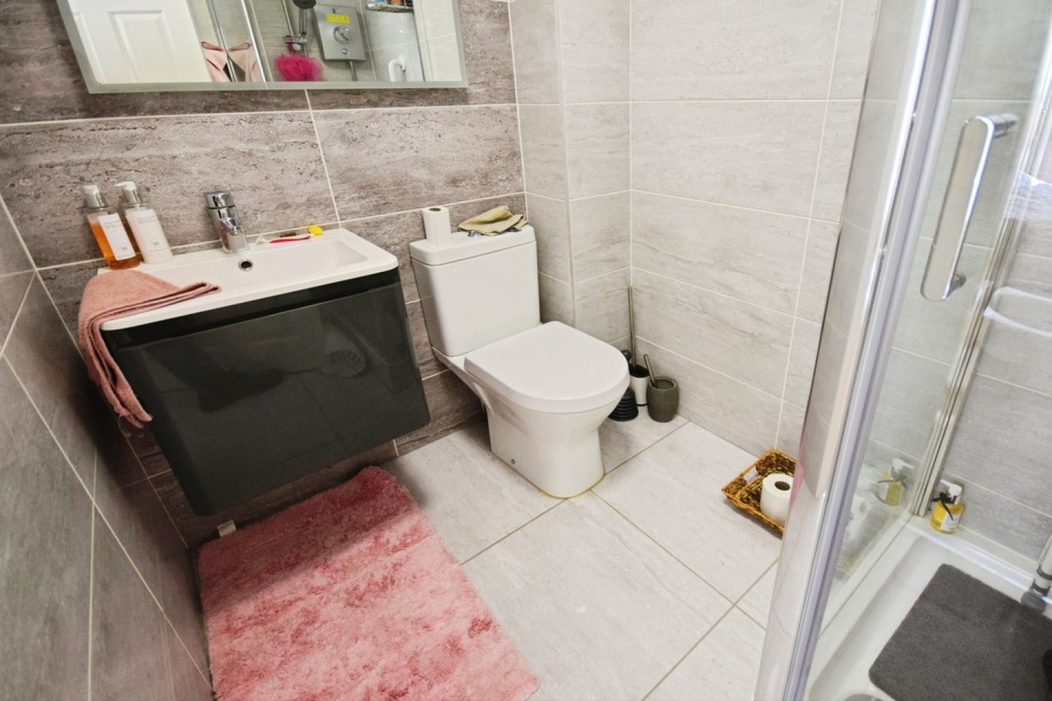 3 bedroom House for Letting Beaumont Court, The Bridle Path