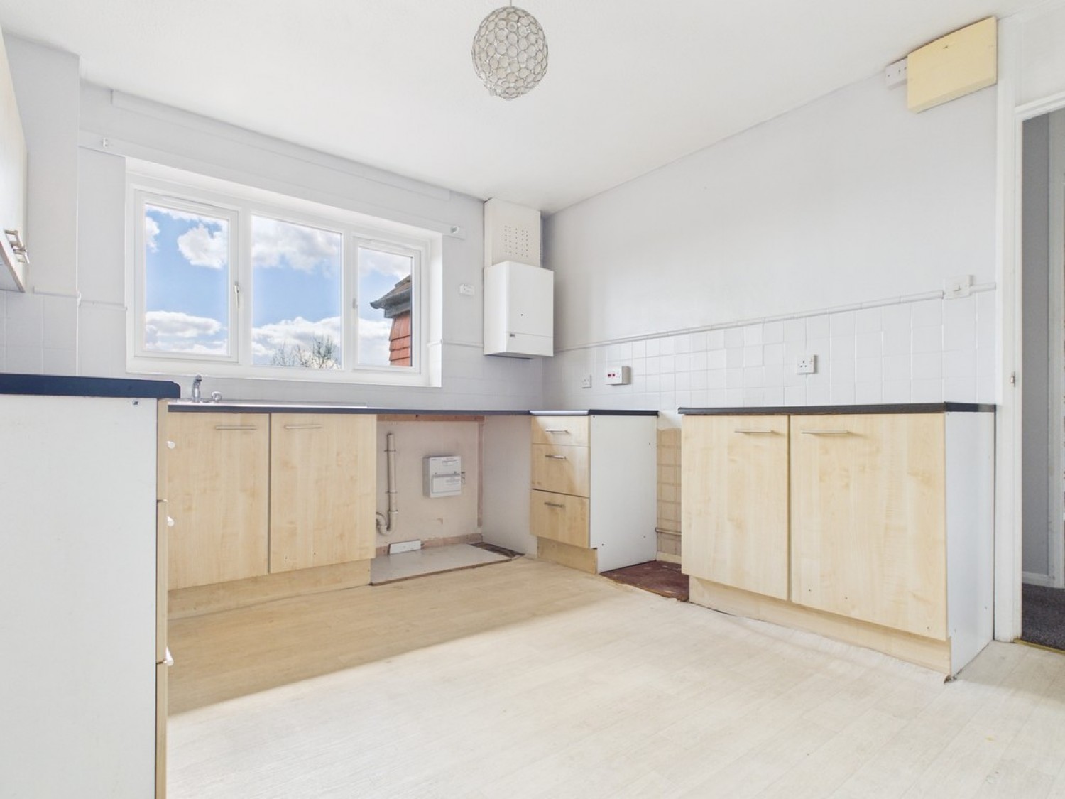 2 bedroom Flat for Letting Diana Road, Birches Head