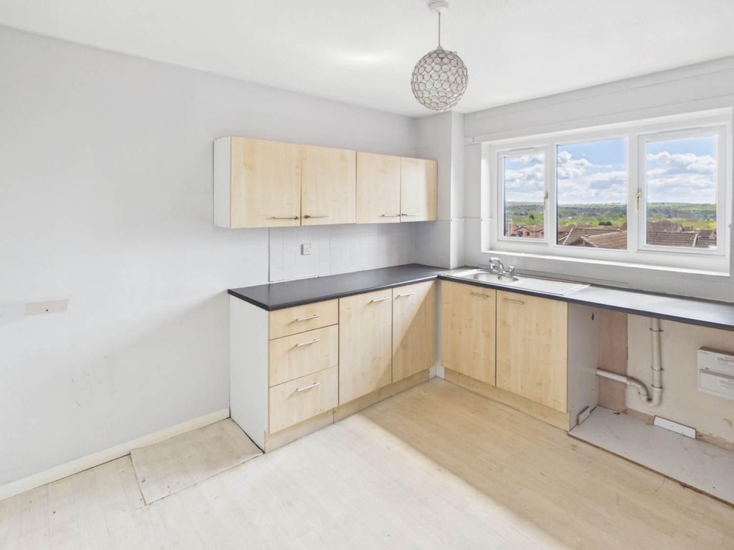 2 bedroom Flat for Letting Diana Road, Birches Head