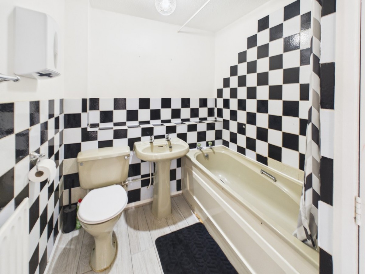 Diana Road, Birches Head