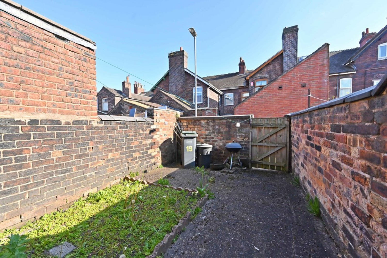 2 bedroom House for Auction Salisbury Street, Tunstall, Stoke On Trent