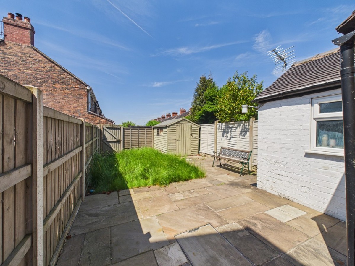 Baddeley Green Lane, Milton