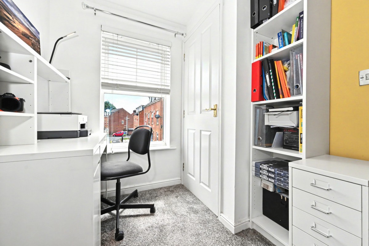 Cricklewood Drive, Tunstall, Stoke-on-Trent