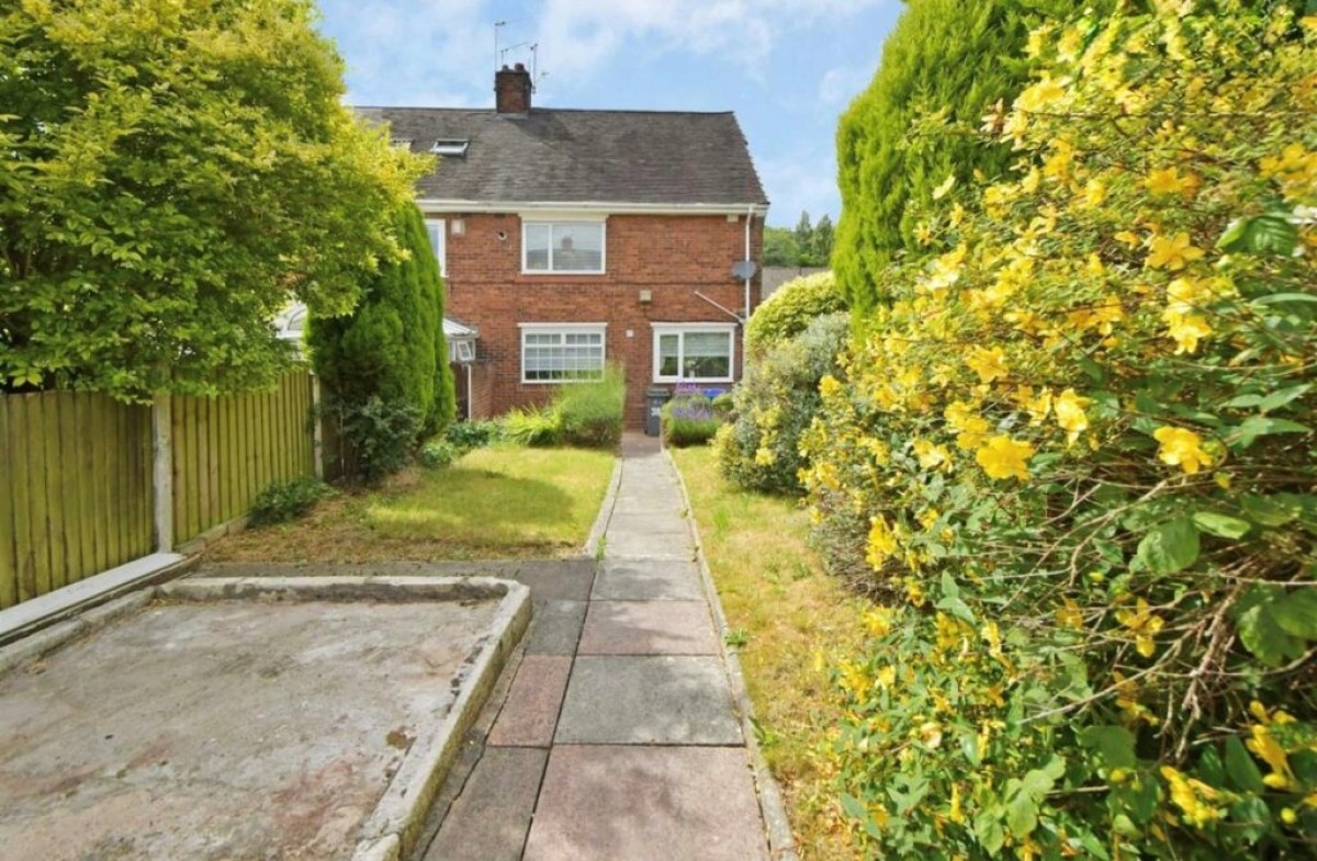 Roundway, Blurton