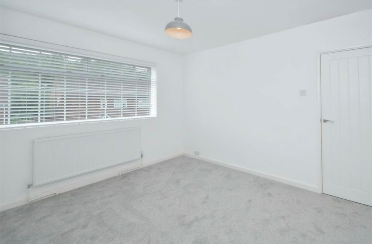 Roundway, Blurton