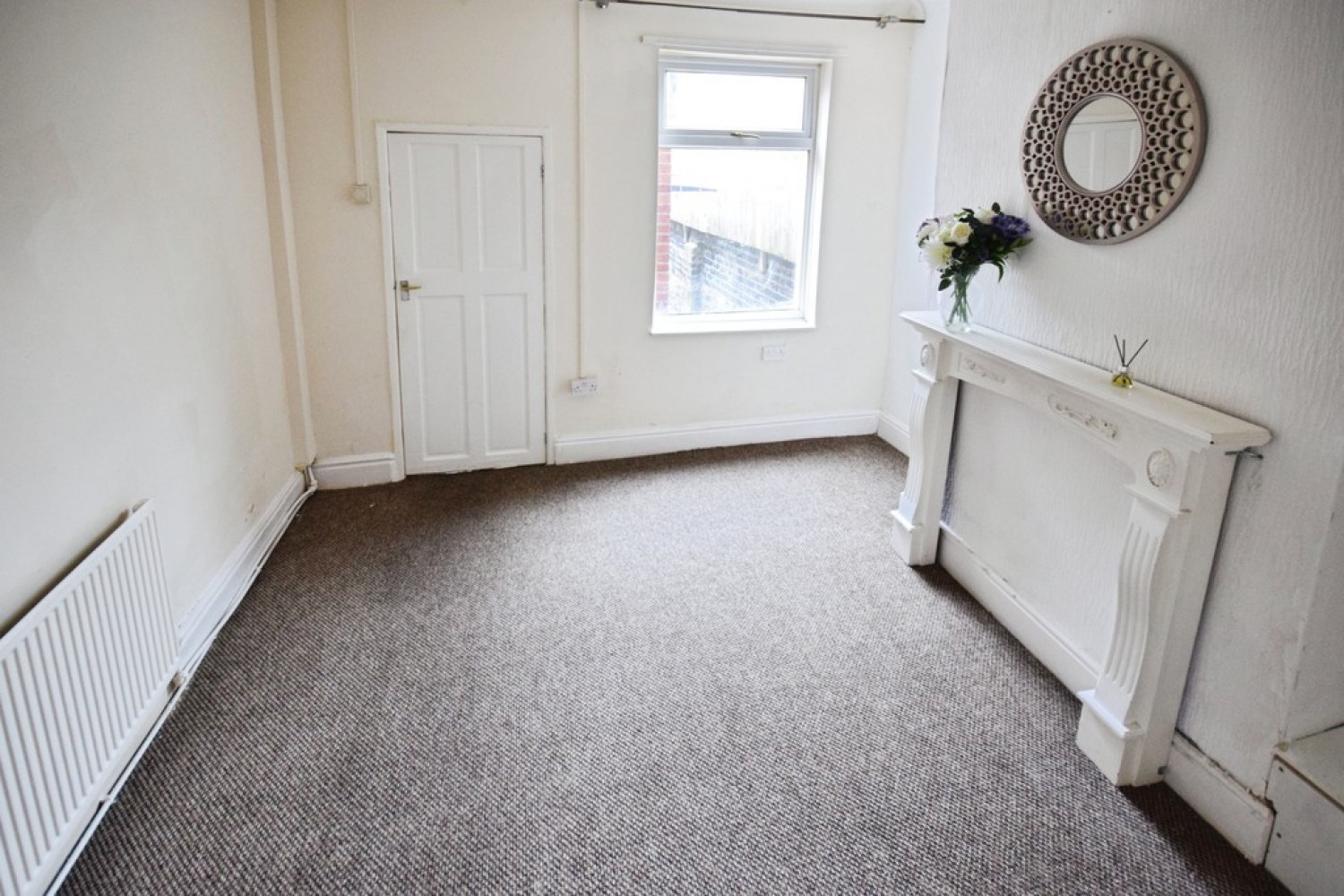 2 bedroom House for Letting Bond Street, Tunstall
