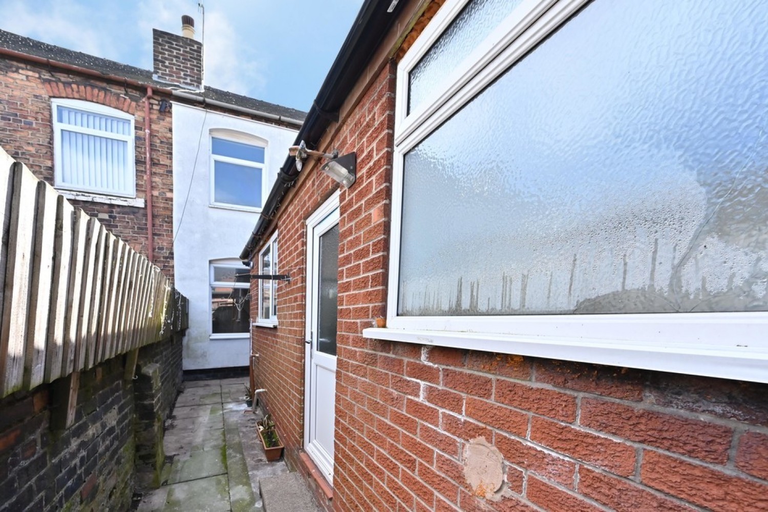 2 bedroom House for Letting Bond Street, Tunstall