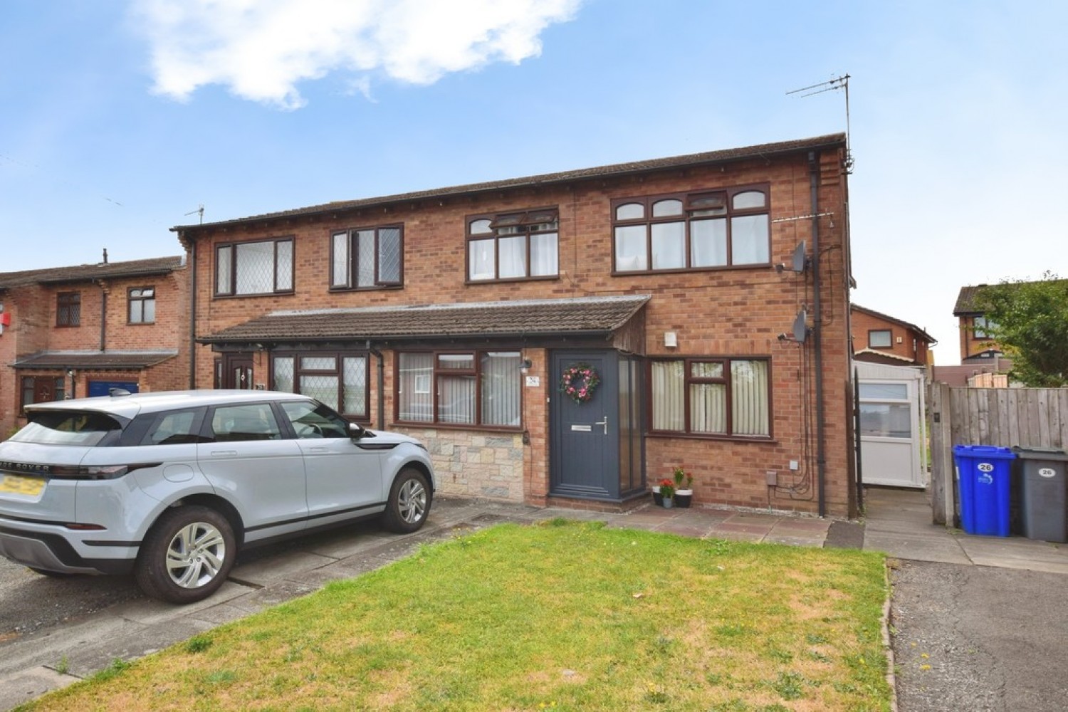 2 bedroom Flat for Letting Bexhill Grove, Birches Head