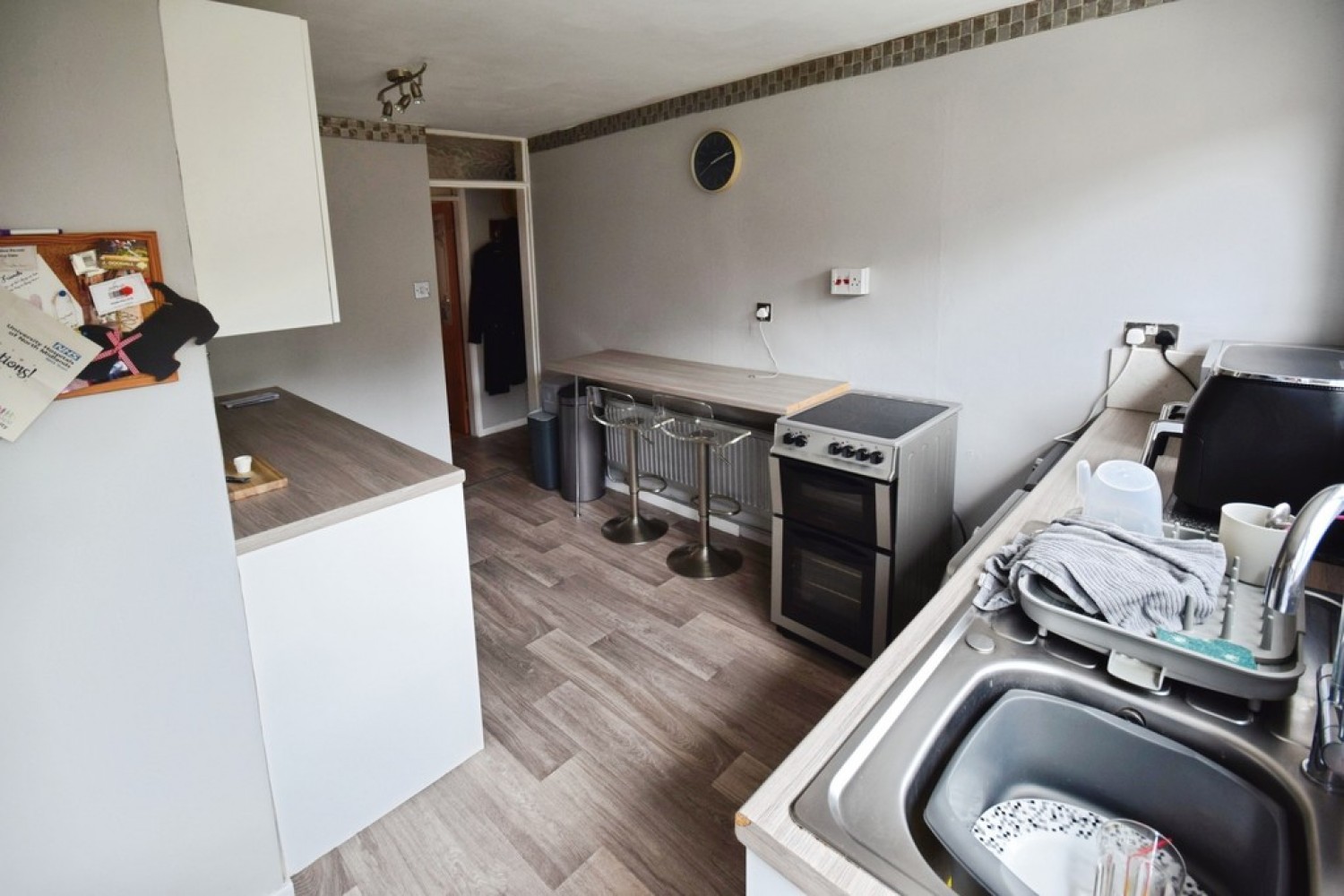 2 bedroom Flat for Letting Bexhill Grove, Birches Head