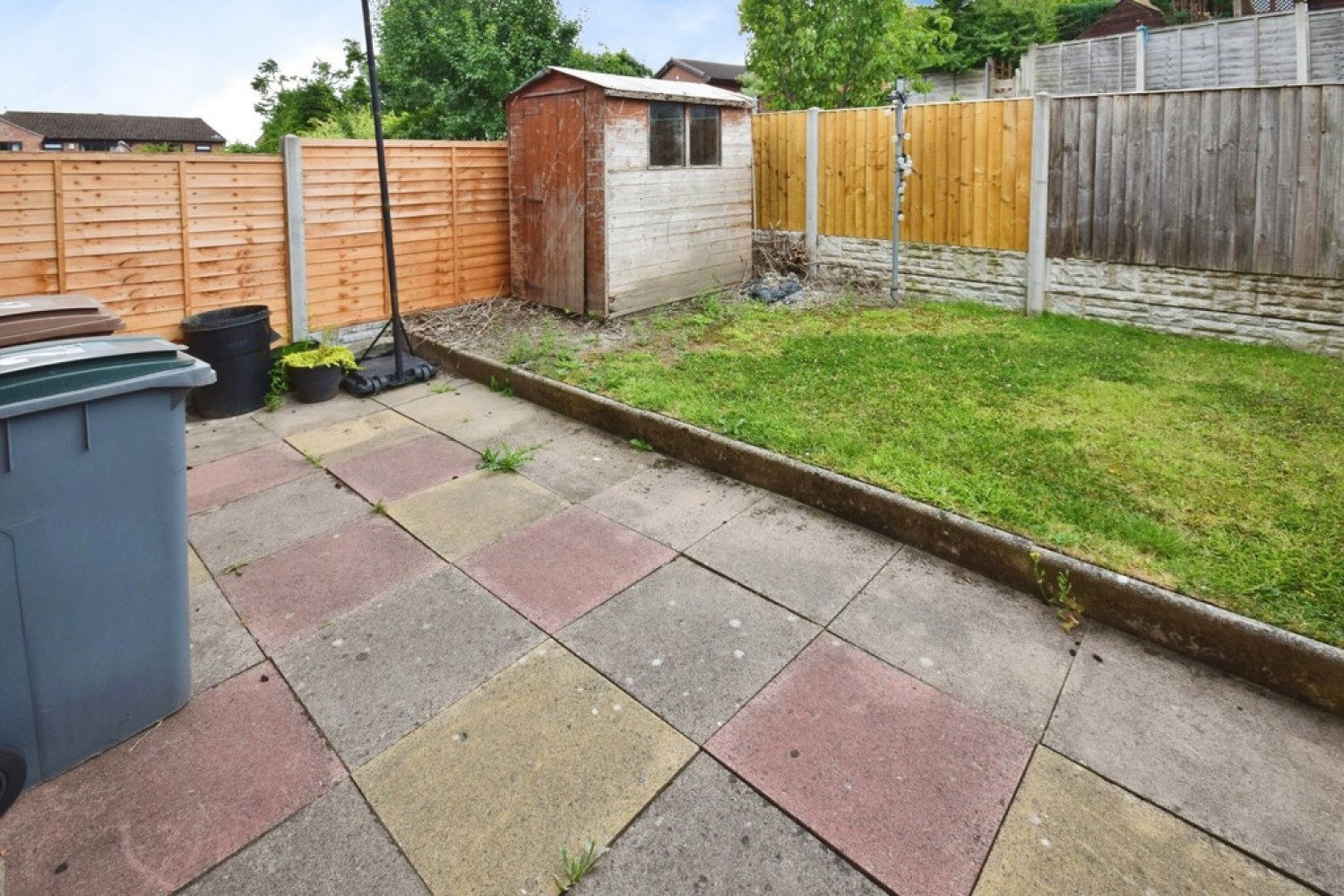 2 bedroom Flat for Letting Bexhill Grove, Birches Head