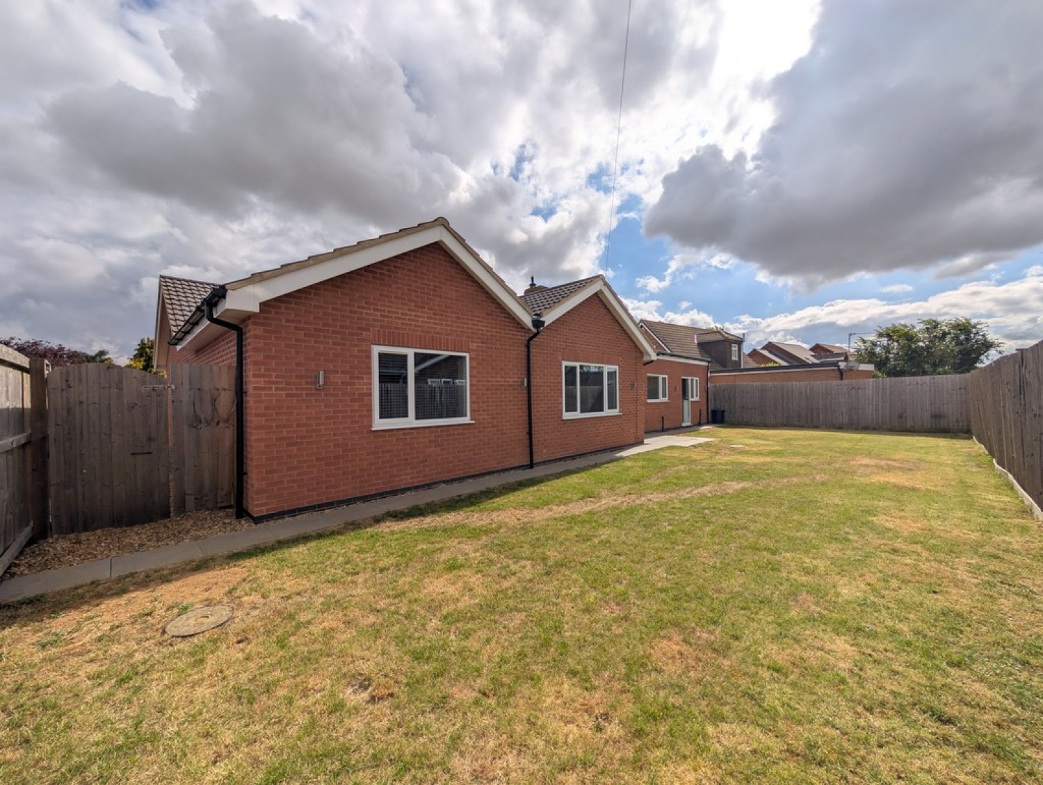 4 bedroom Bungalow for Letting Long Bennington, Newark