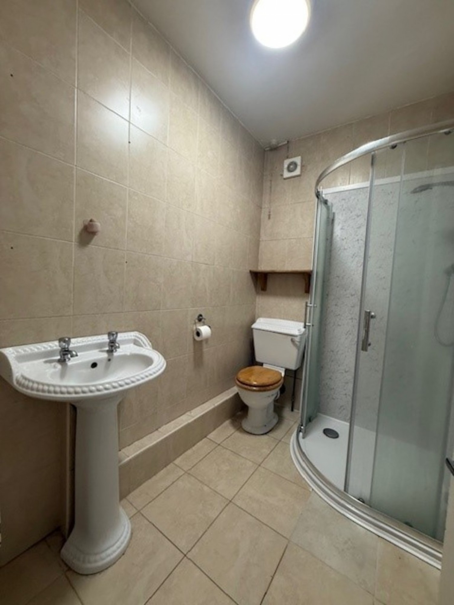 Harlaxton Road House Share