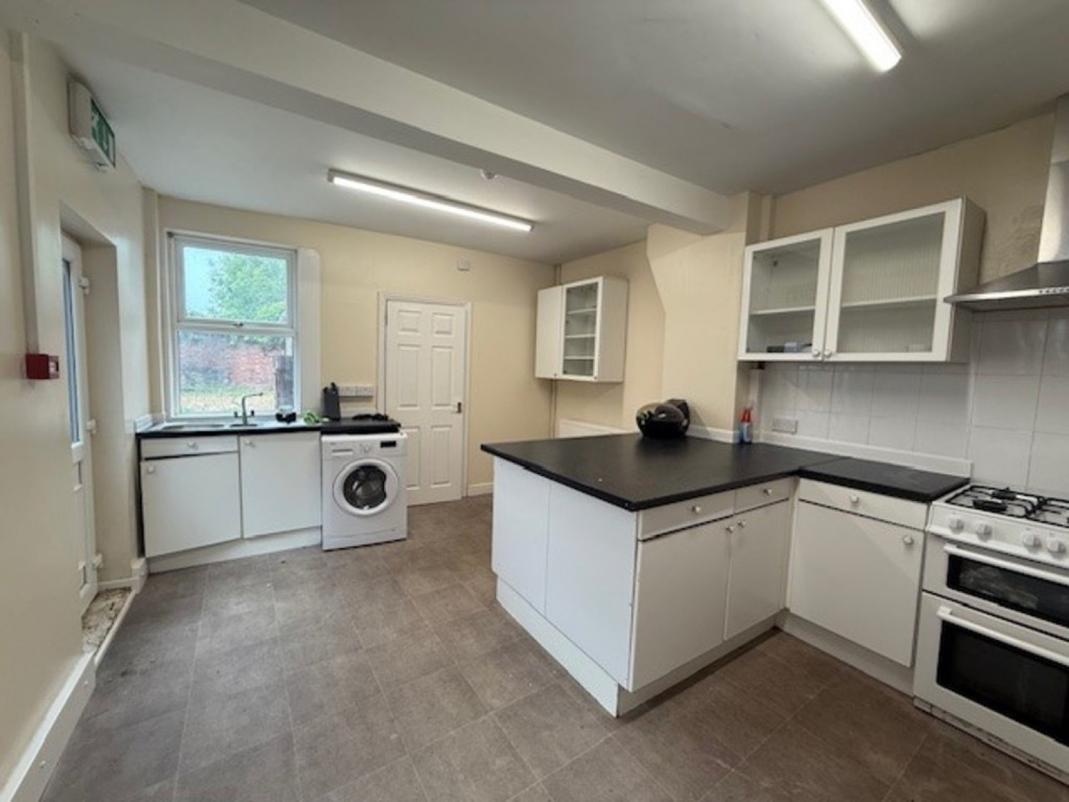 Harlaxton Road House Share