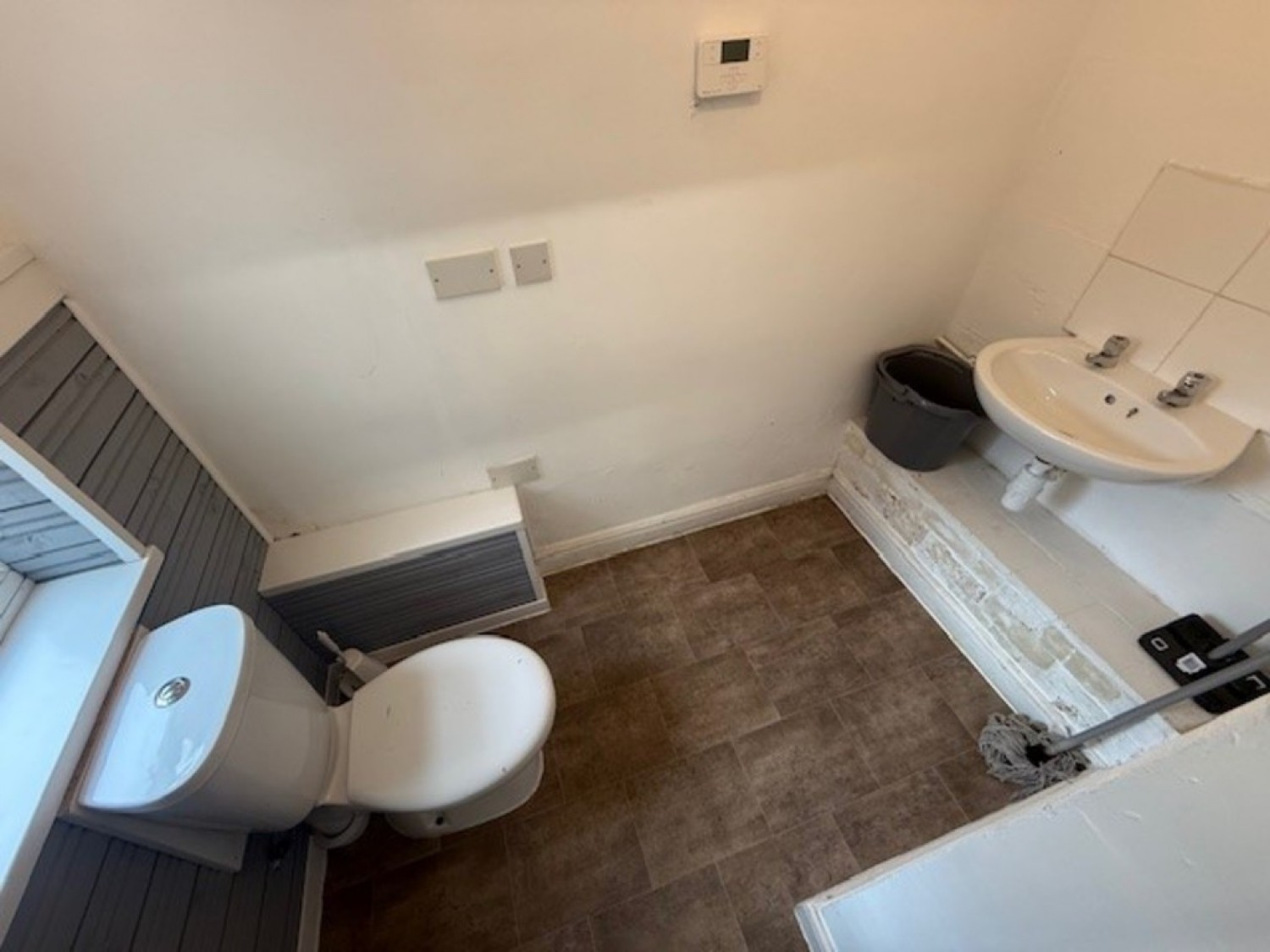 Harlaxton Road House Share