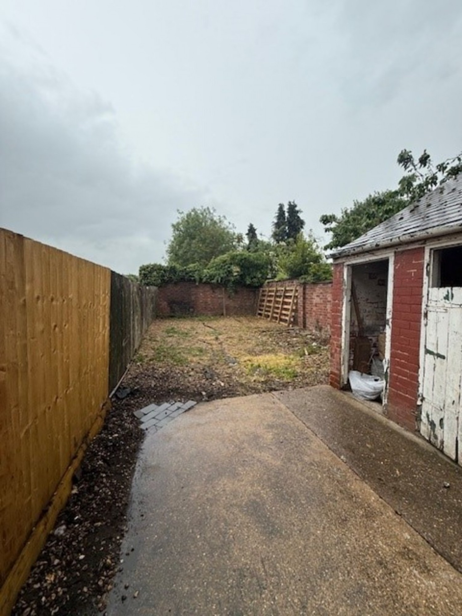 Harlaxton Road House Share
