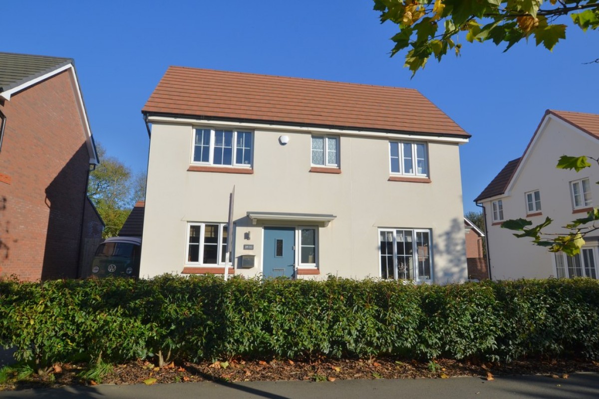 Queen Eleanor Avenue, Grantham, Lincolnshire