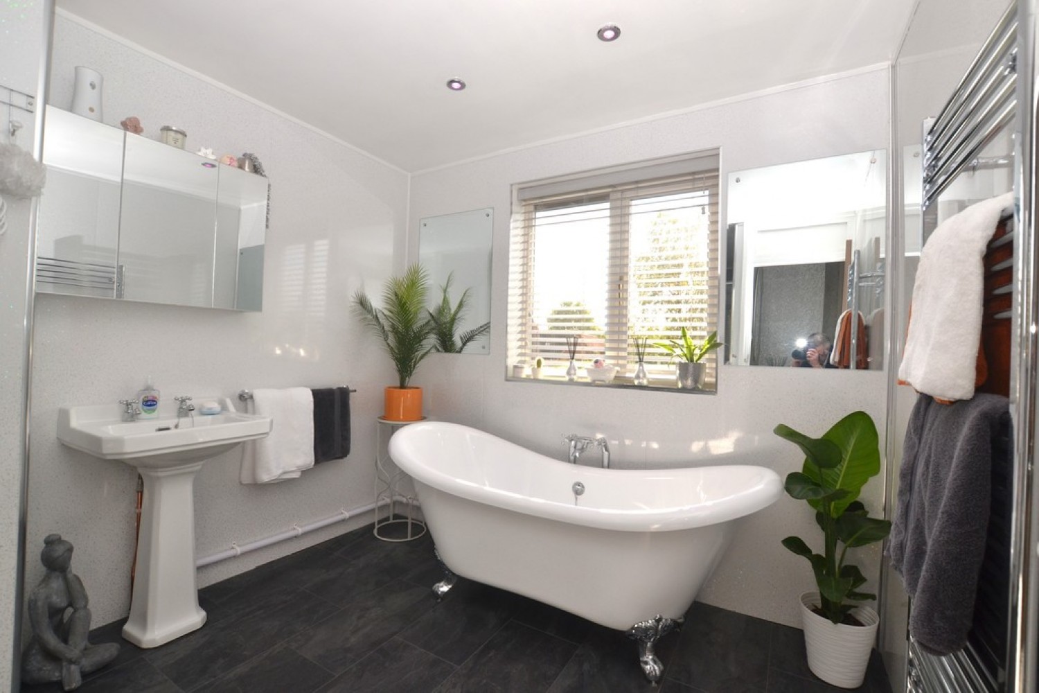 4 bedroom House in Highfield Close, Foston, Grantham