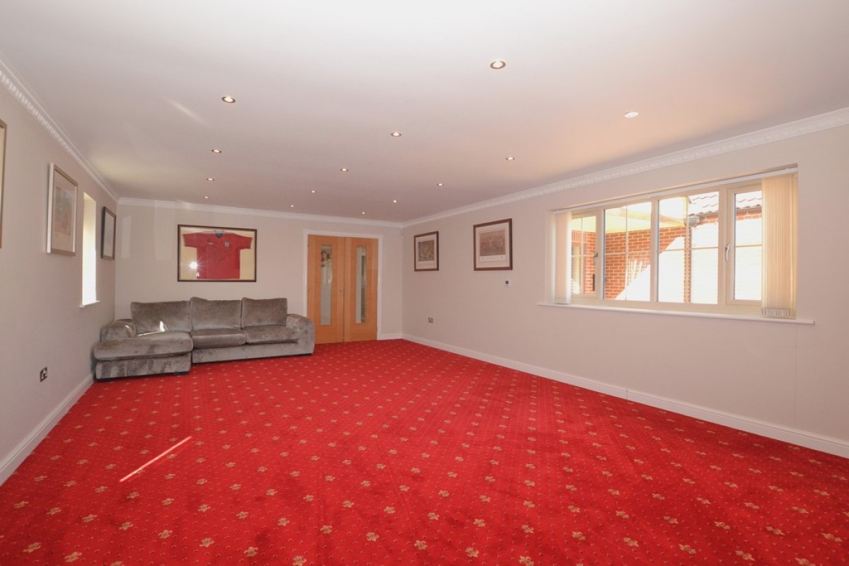 Aviary Close, Grantham