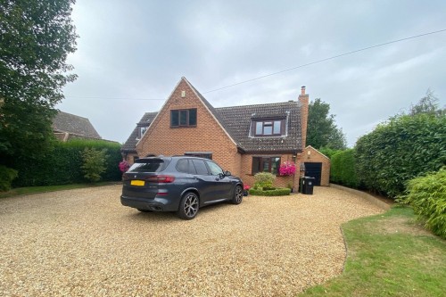 Low Road, Barrowby, Grantham