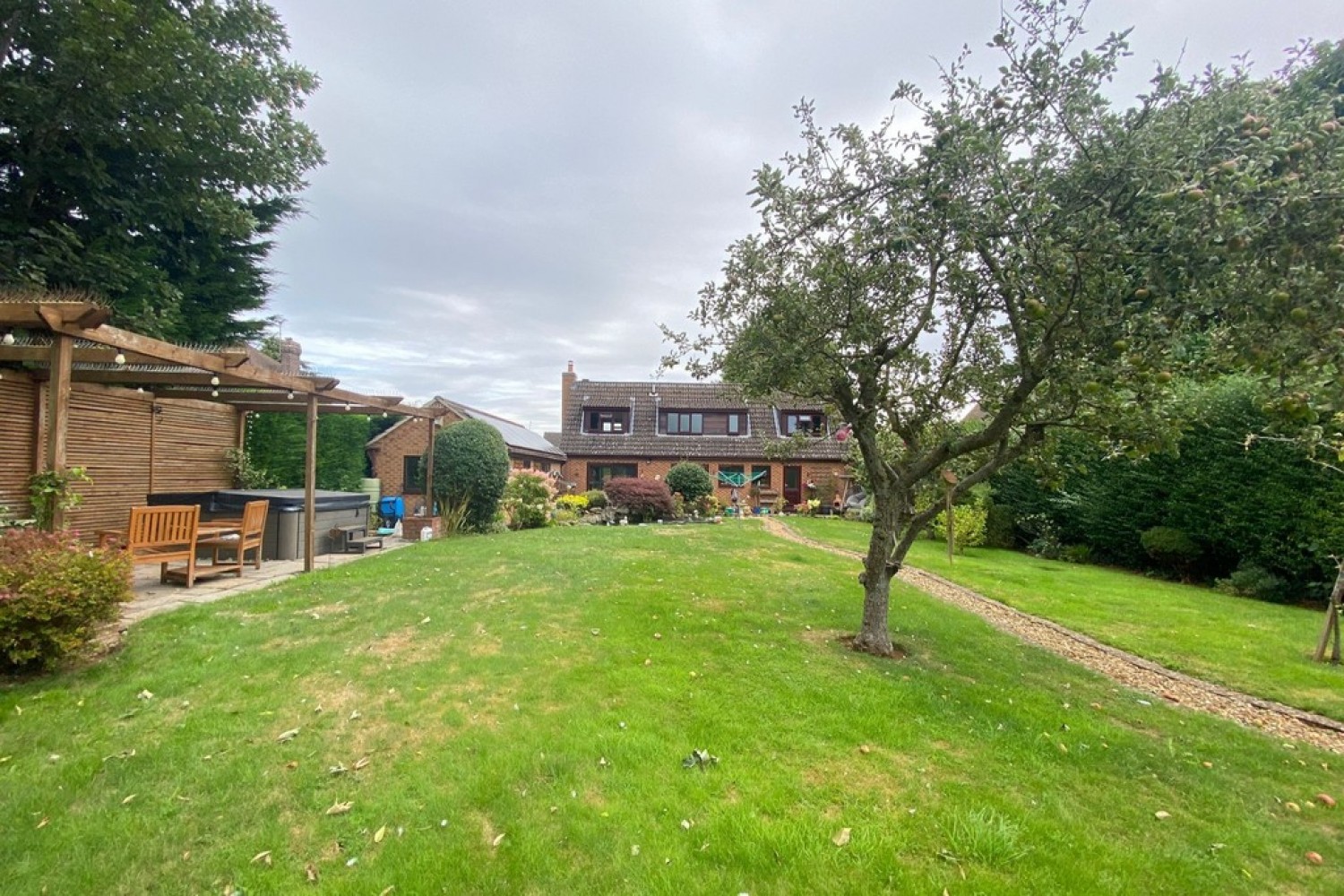 Low Road, Barrowby, Grantham