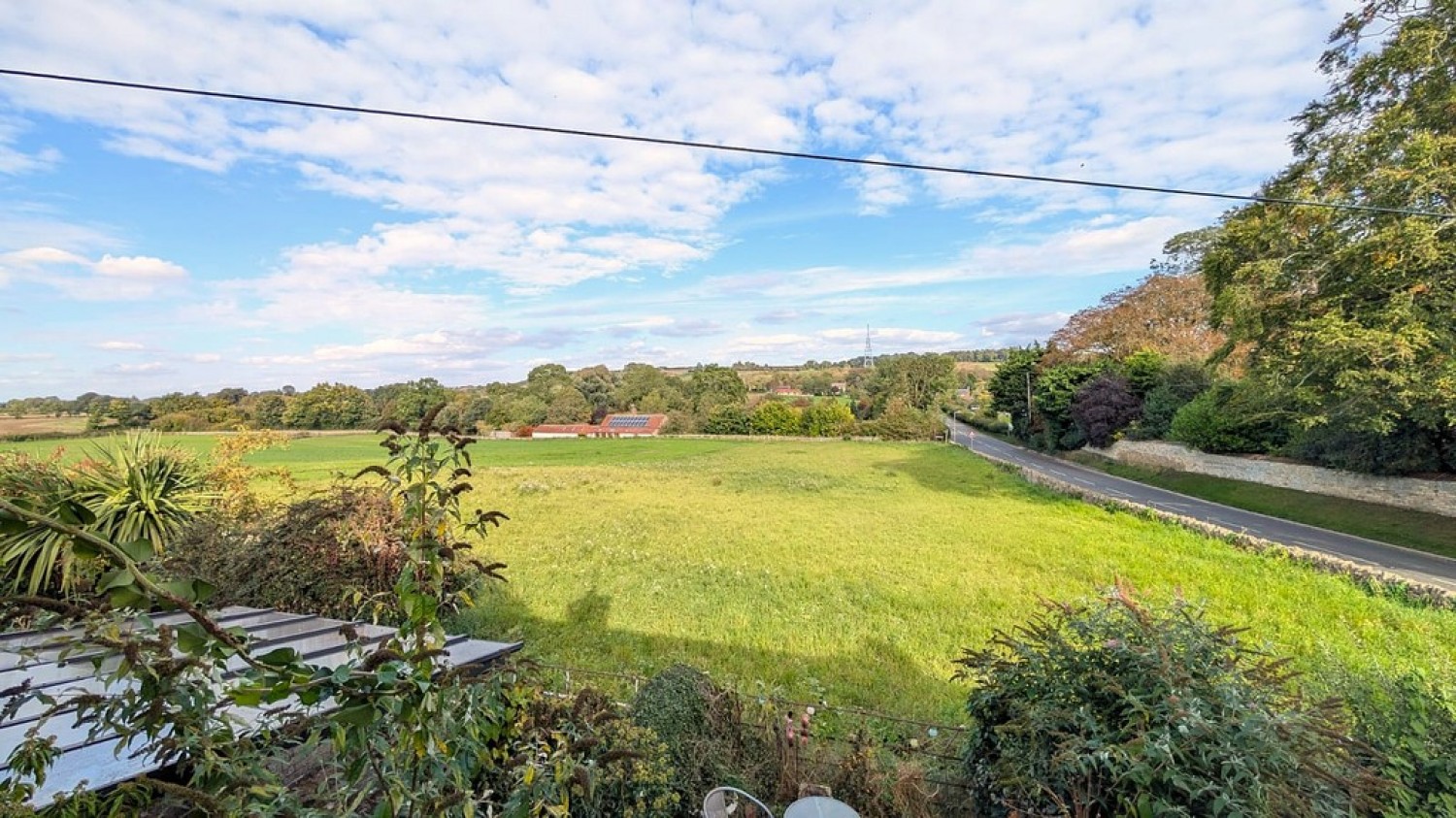 2 bedroom House for Sale The Row, Main Street