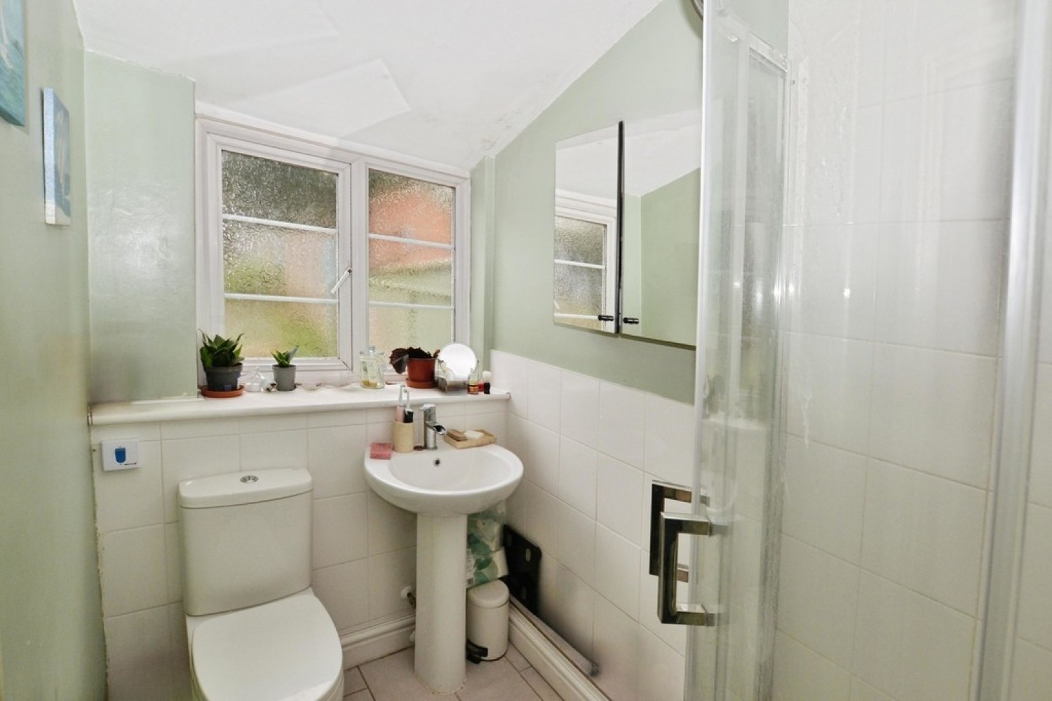 2 bedroom House for Sale The Row, Main Street