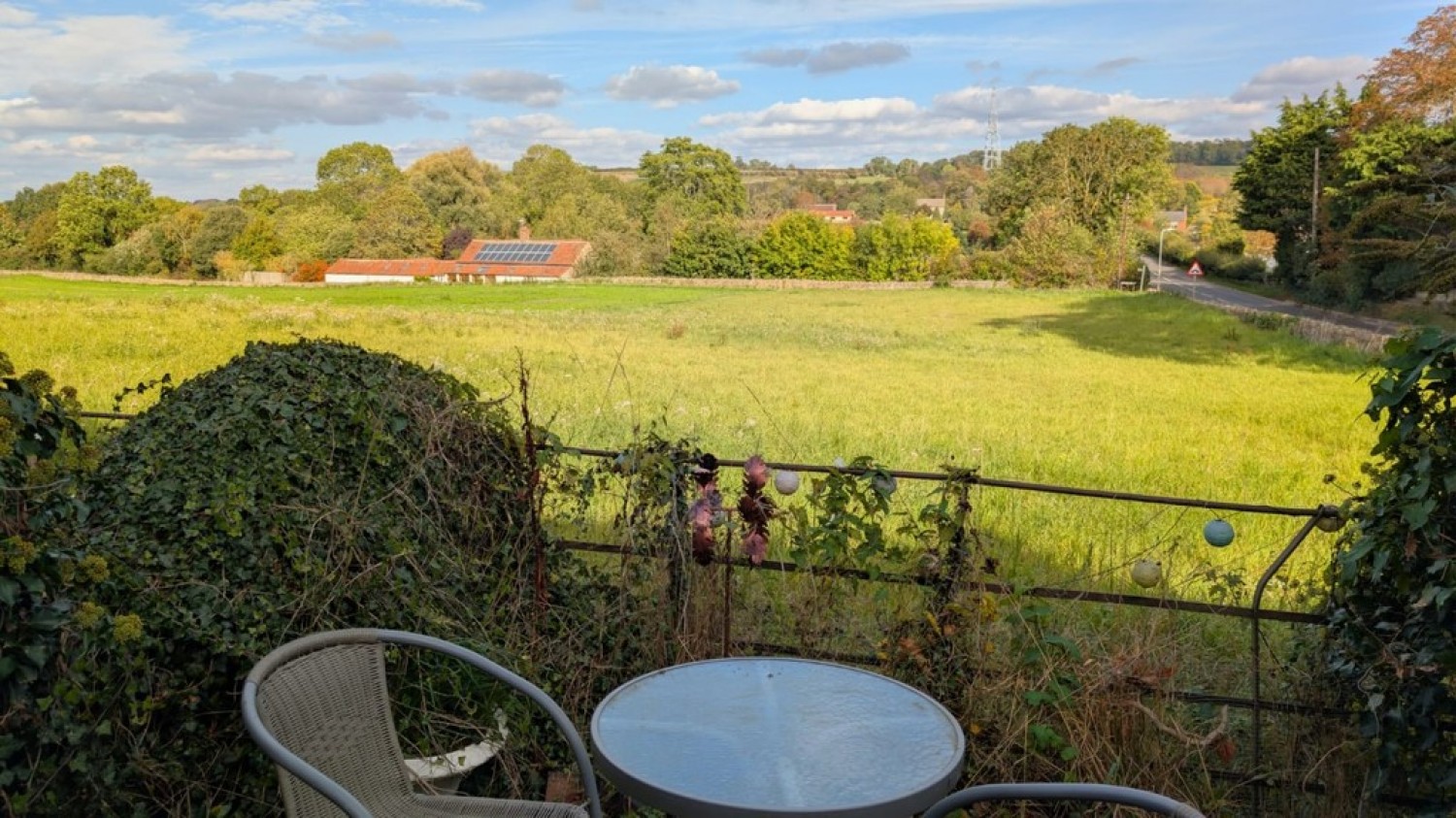 2 bedroom House for Sale The Row, Main Street