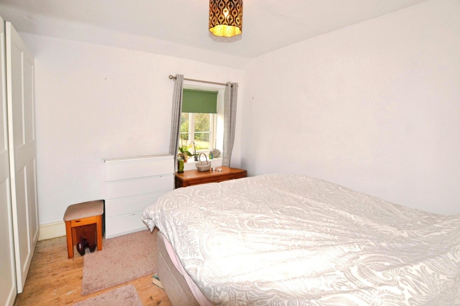 2 bedroom House for Sale The Row, Main Street