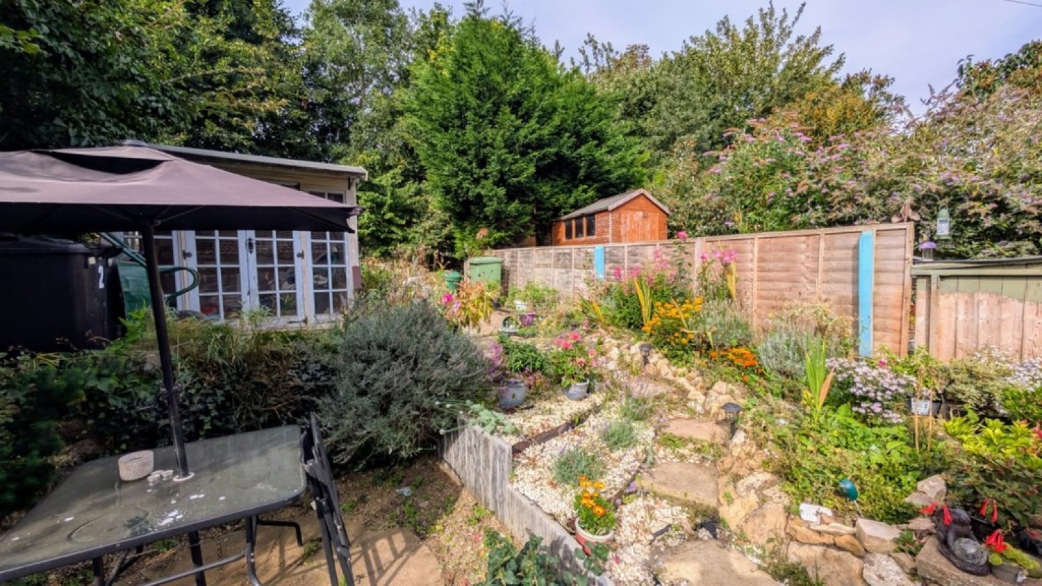 2 bedroom House for Sale The Row, Main Street