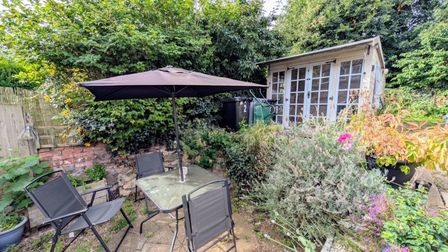 2 bedroom House for Sale The Row, Main Street