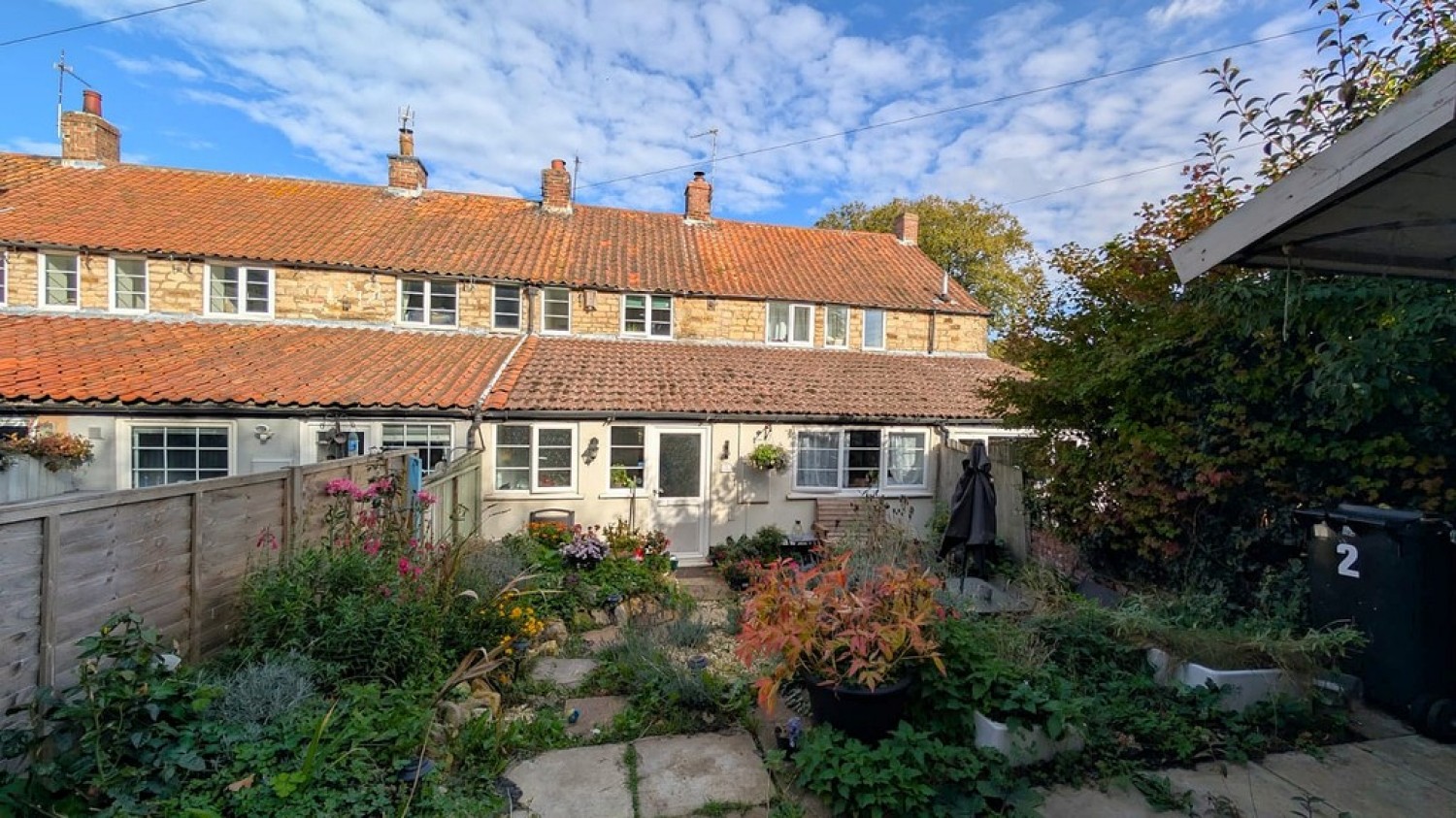 2 bedroom House for Sale The Row, Main Street