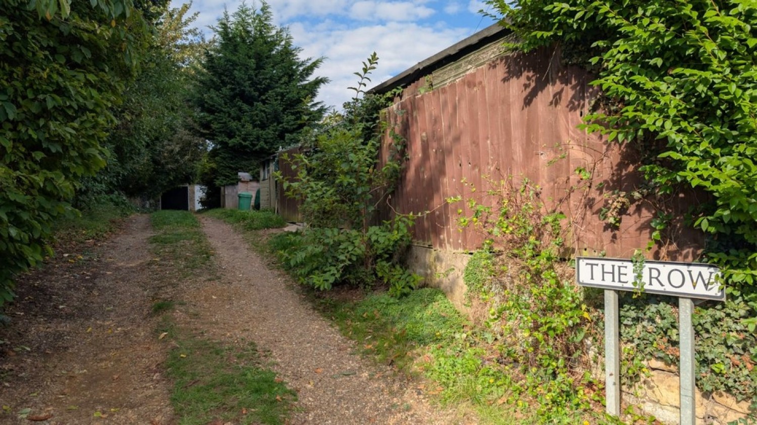 2 bedroom House for Sale The Row, Main Street