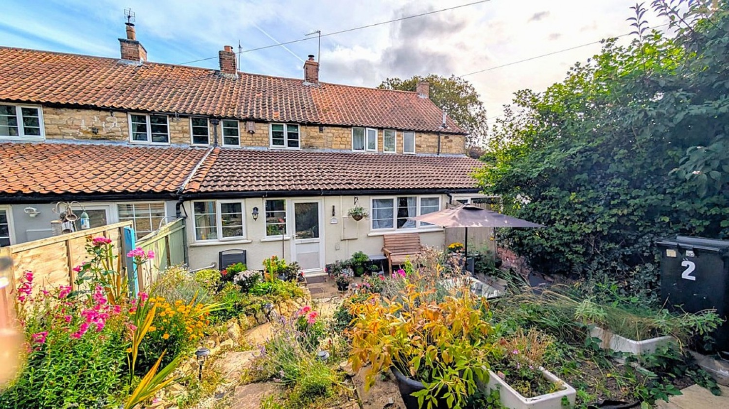 2 bedroom House for Sale The Row, Main Street