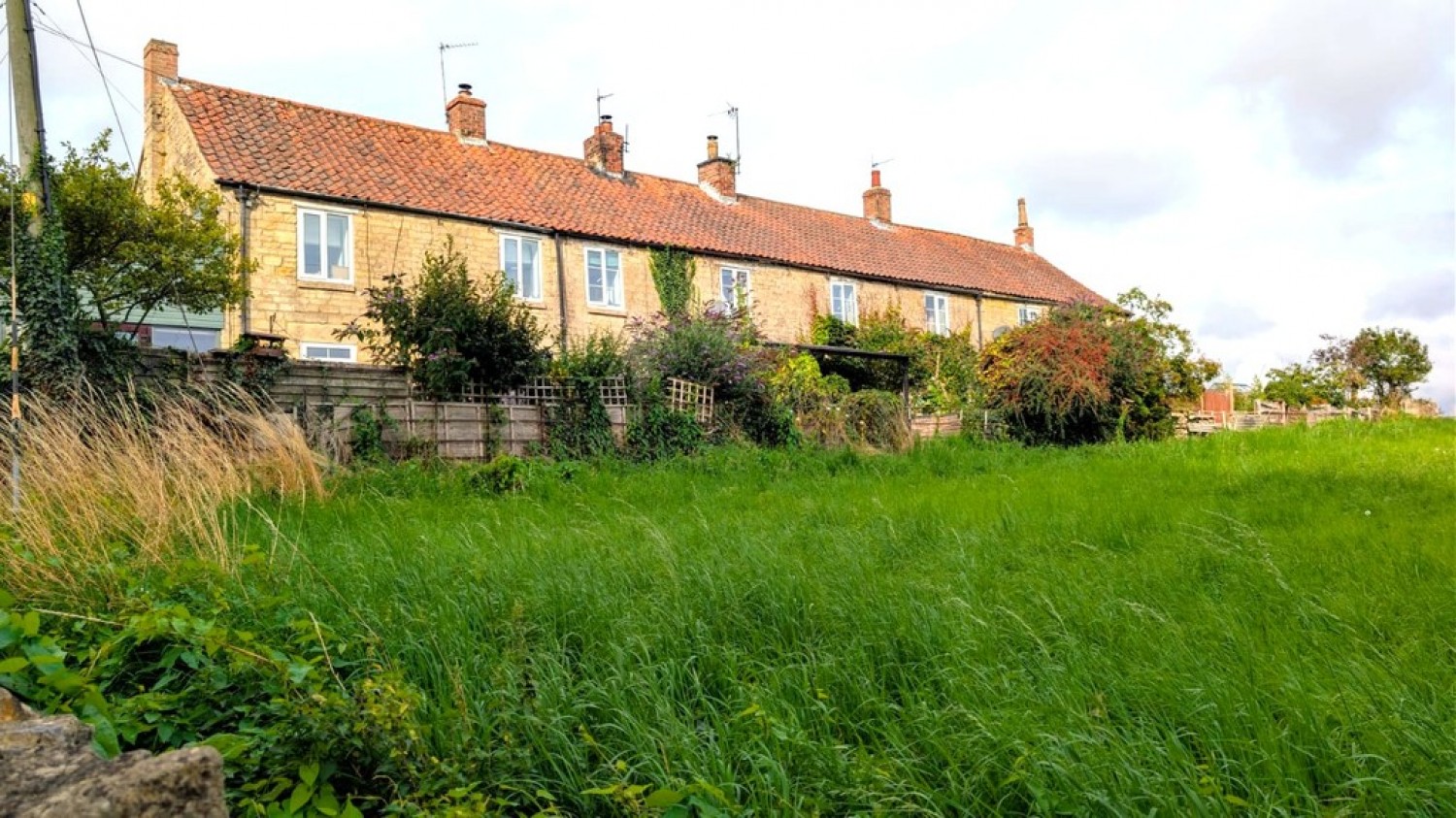 2 bedroom House for Sale The Row, Main Street