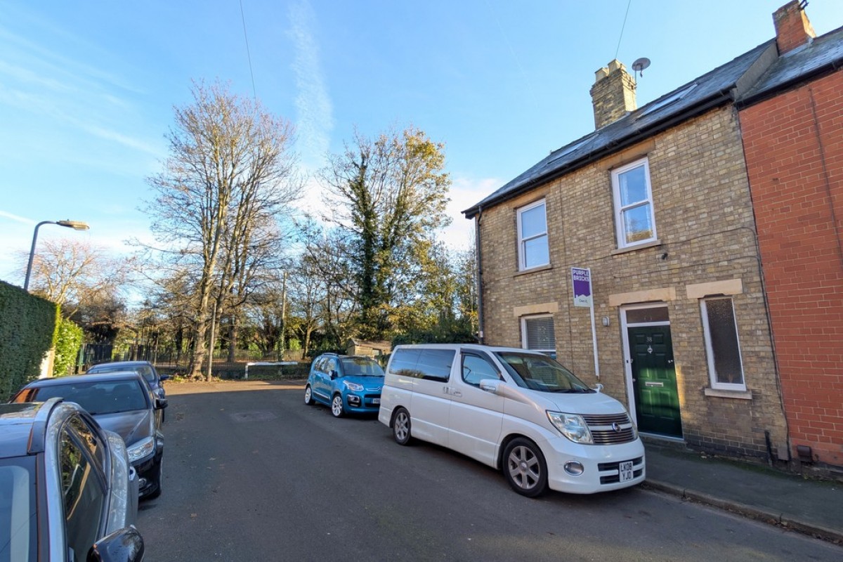 Grantham, Lincolnshire, NG31 8BT