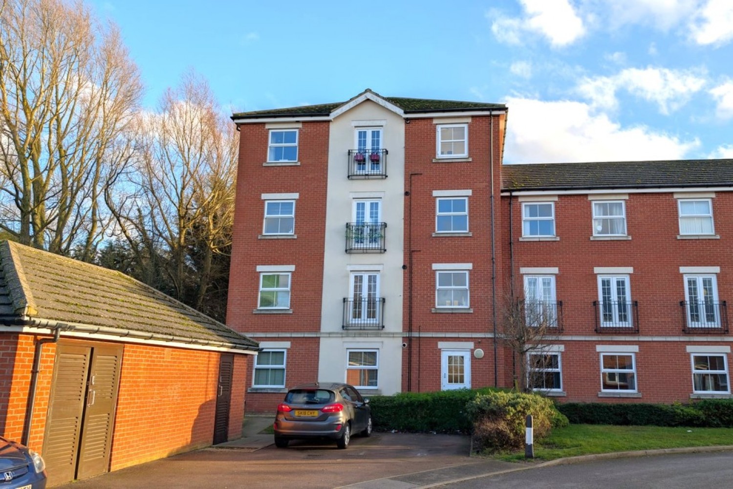 2 bedroom Flat for Sale Porter Square, Grantham