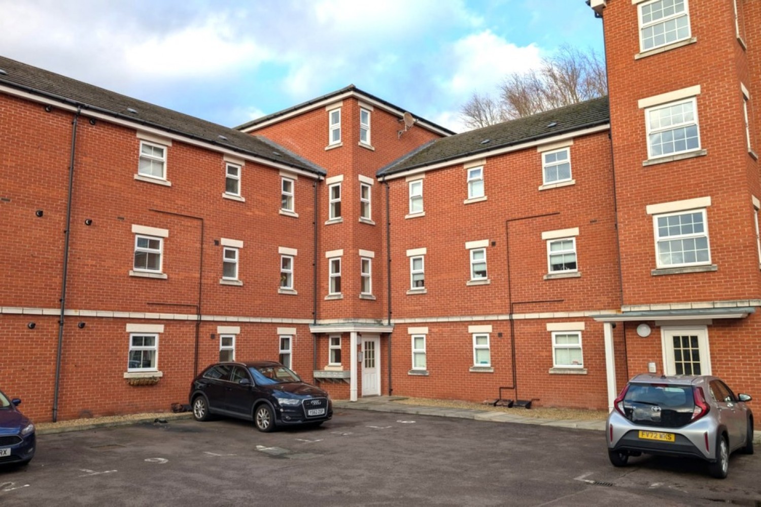 2 bedroom Flat for Sale Porter Square, Grantham