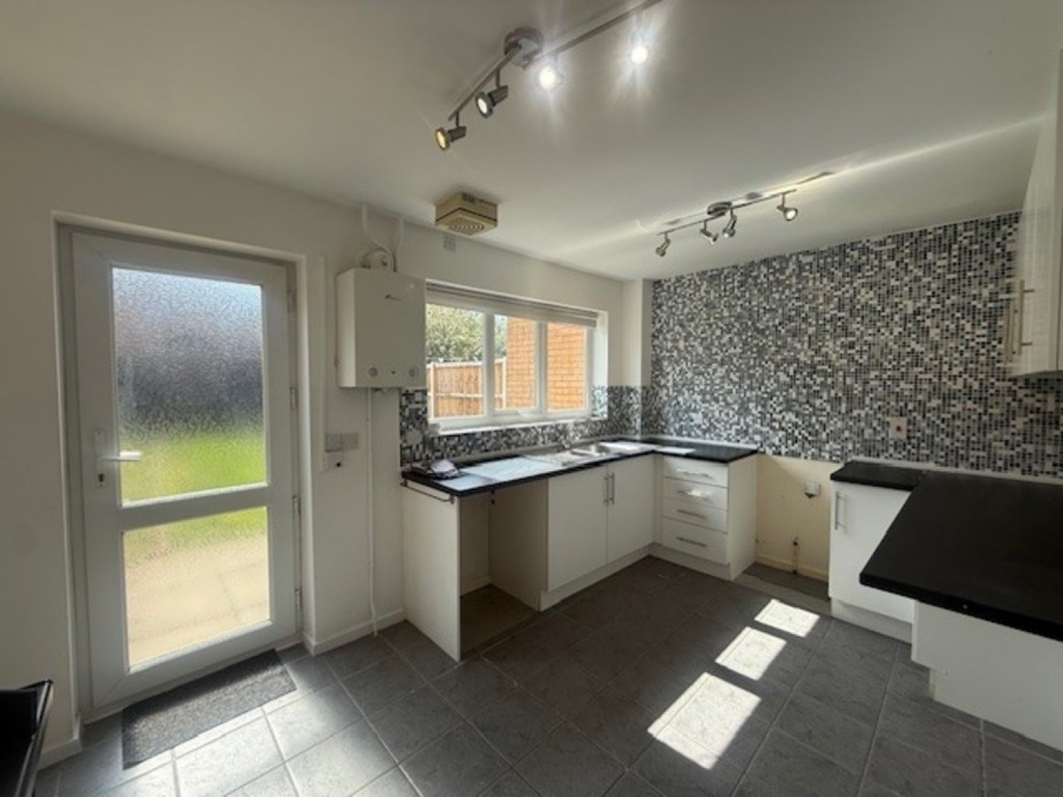2 bedroom House for Letting Wentworth Drive, Grantham, Lincolnshire